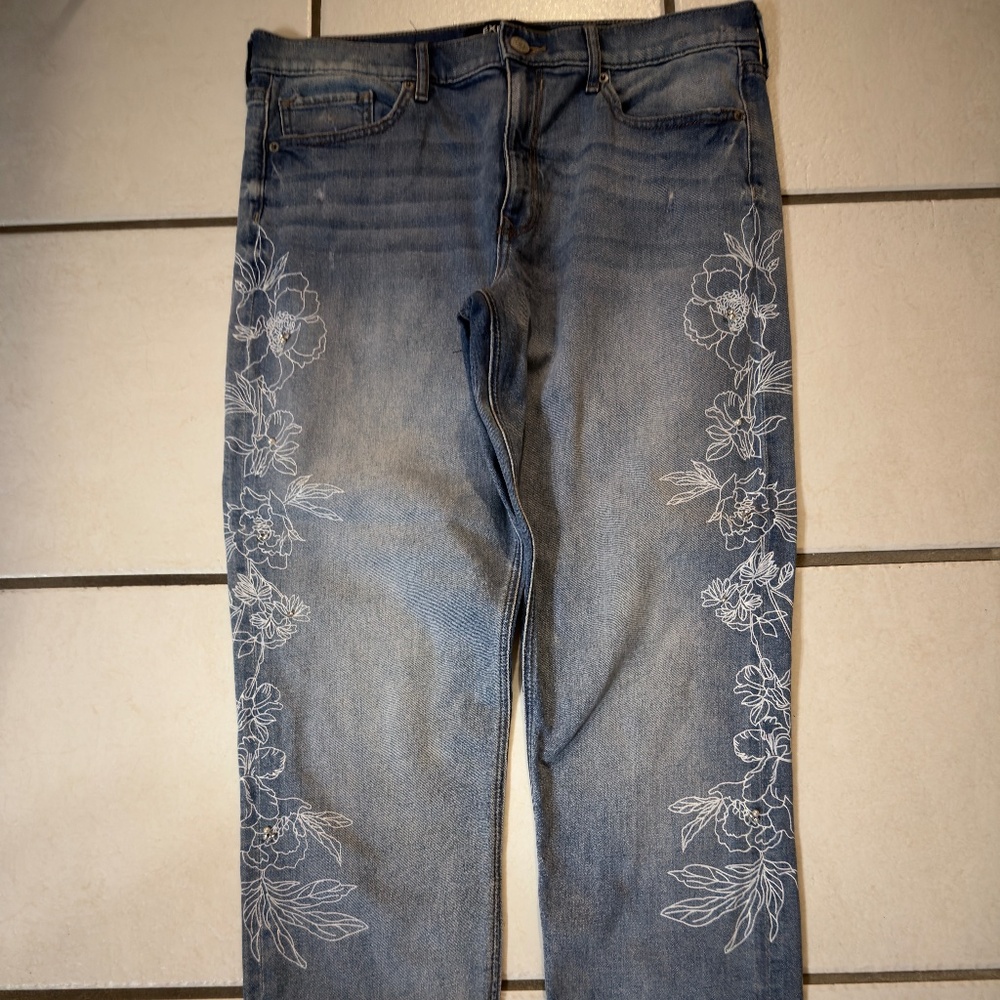 $88 Express vintage skinny high rise jeans white flower print/pearls/rhinestones